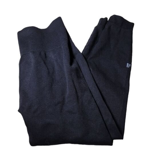 WeWoreWhat Medium Leggings  - Picture 3 of 9